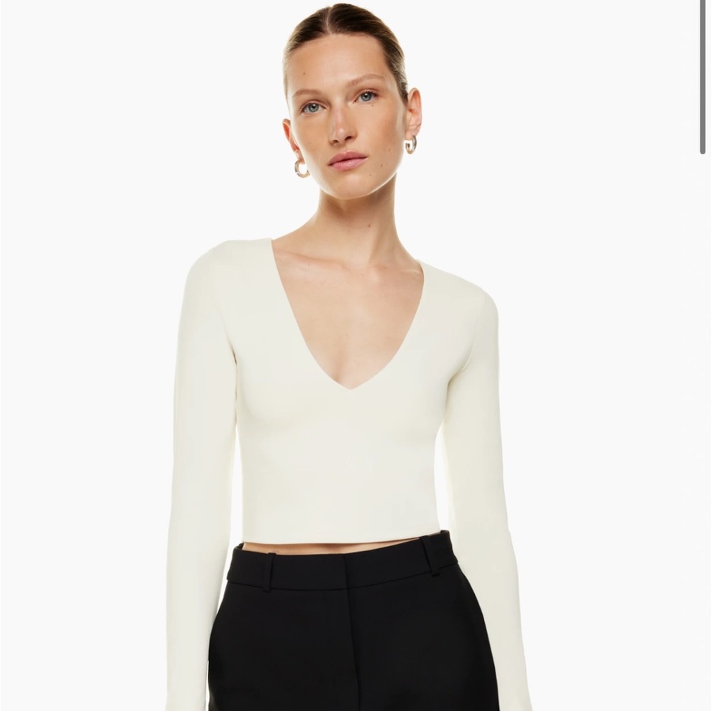 Contour V-Neck Longsleeve